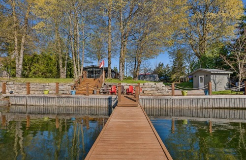 Kirkfield House | Kawartha Waterfront | Pool, Hot Tub & Sunset Views