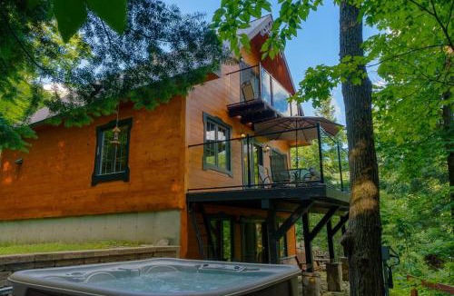 Entrelacs Ski Chalet | Kedros Lake Access, SPA, Canoe & Swim Platform