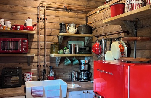 Foothills County Cabin | Keionna Riverside Cabin - Private Cabin