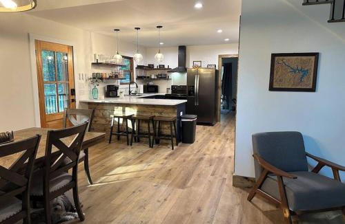 Manson Apartment | Kerr Lake-Pvt Dock included-Beach area and Cove