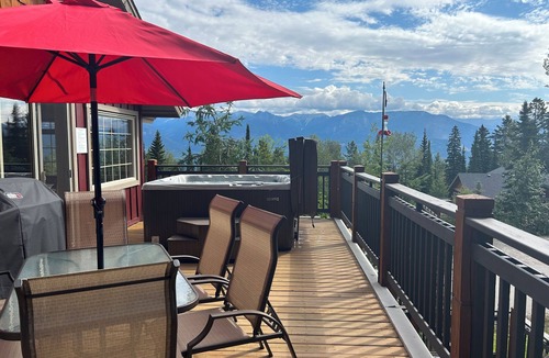 Golden House | Kicking Horse Top Floor Ski In/Out Luxury Townhouse-Best Aspen Location