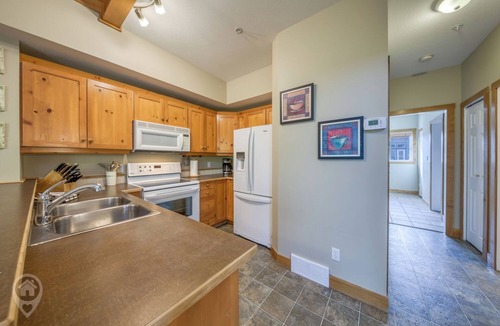 East Kootenay Apartment | Kimberley Ridge 2BR + Loft Condo w/Hot Tub