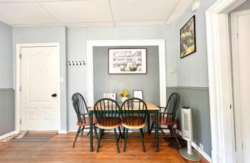 Bridgewater Apartment | King Bed 2BR near the LaHave River and Trails