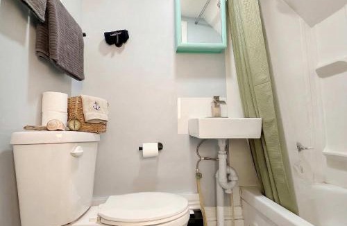 Bridgewater Apartment | King Bed 2BR near the LaHave River and Trails