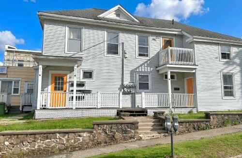 Bridgewater Apartment | King Bed Apt in Bridgewater near River and Trails