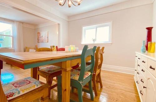 Inner Harbour House | KingstonStays Happy House, Free Parking, Downtown