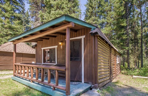 Vermilion Crossing RV Rental | Kootenay Park Lodge