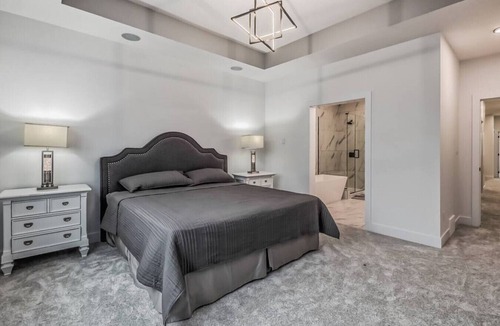Southwest Edmonton House | Kozy In Keswick (Entire Home)