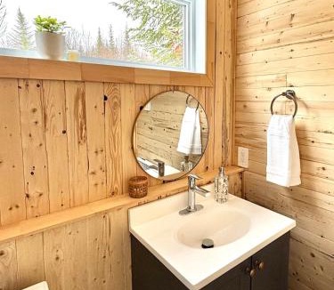 St-Augustin-de-Woburn Ski Chalet | KØZY mini-chalets - Orion