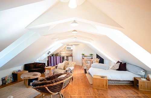 Laprairie House | L'auberge du QG