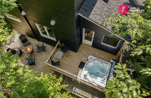 Pont-Rouge House | L'Azur de Portneuf - Chalet lumineux avec spa et véranda à Pont-Rouge - Resort près de Québec