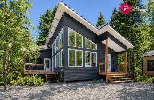 Pont-Rouge House | L'Azur de Portneuf - Chalet lumineux avec spa et véranda à Pont-Rouge - Resort près de Québec