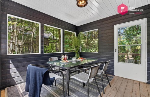 Pont-Rouge House | L'Azur de Portneuf - Chalet lumineux avec spa et véranda à Pont-Rouge - Resort près de Québec