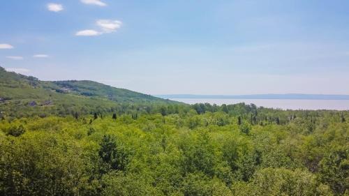 Petite-Riviere-Saint-Francois Ski Chalet | L'Escapade - Spa billard & foyer