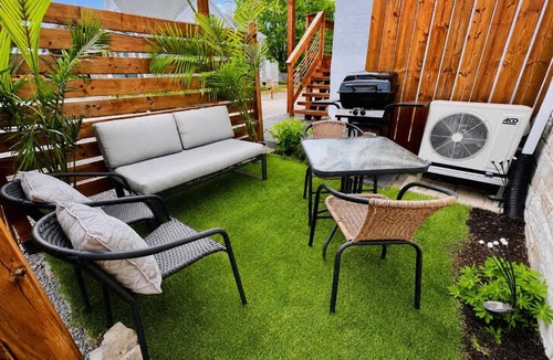 Boischatel Apartment | L'Escapade Champlain - 2 Min Falls - Free Parking