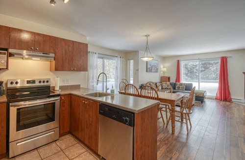 Mont-Tremblant Apartment | La Bête Tremblant: Classic & Charming Chalet