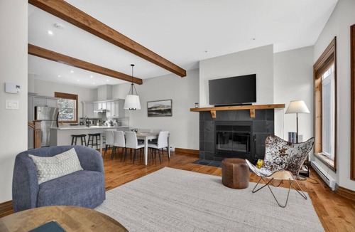 Mont-Tremblant Apartment | La Bête Tremblant: Bright & Modern 4Bed Townhome