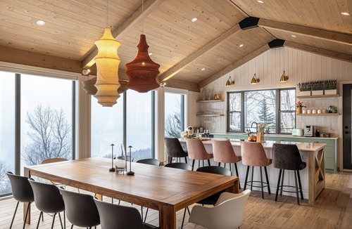 Saint-Joseph-de-la-Rive Ski Chalet | La Bergerie – 180° River View Spa Sauna