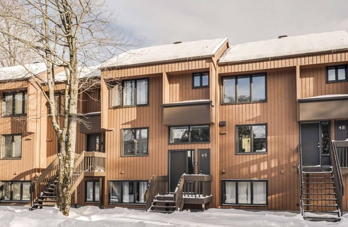 Beaupre House | La Bergerie 49 - Ski-in/Ski-out Chalet - 4 bedrooms - 10 people
