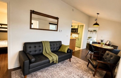 Sainte-Lucie-des-Laurentides Ski Chalet | La Sieste | Chalet avec SPA, plage et nature