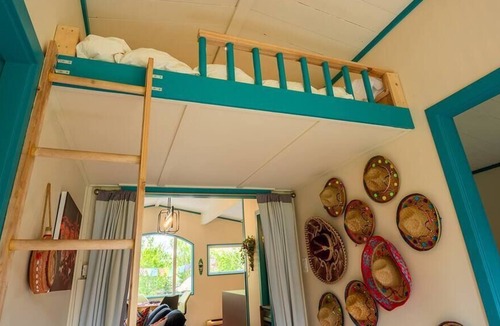 Sechelt House | La Casa - Mexican flair, steps to beach and town