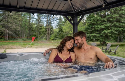 Chertsey House | La Chouette | hot tub | sauna | dogfriendly