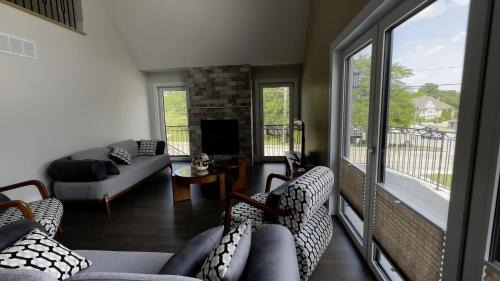 Grimsby Villa | La Collina