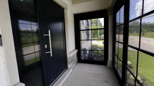 Grimsby Villa | La Collina