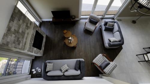 Grimsby Villa | La Collina