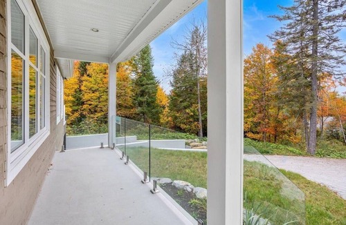 St-Adolphe-d'Howard House | La Maison Du Cerf Détendez-vous en famille dans cette belle maison tranquille.