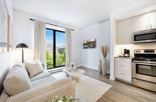Old Montreal Apartment | La Parisienne in Old Montreal -Downtown Montreal - Laundry