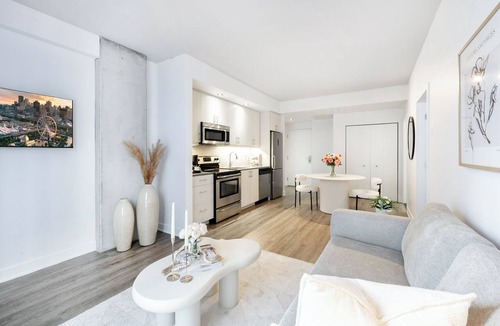 Old Montreal Apartment | La Parisienne in Old Montreal -Downtown Montreal - Laundry