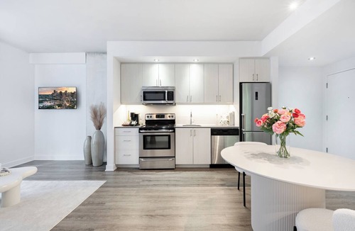 Old Montreal Apartment | La Parisienne in Old Montreal -Downtown Montreal - Laundry