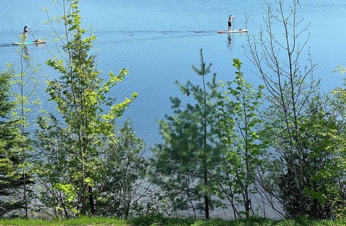 Eastman Ski Chalet | La Petite Marine, un Refuge Paisible Avec vue sur le lac Dargent a Eastman Qc