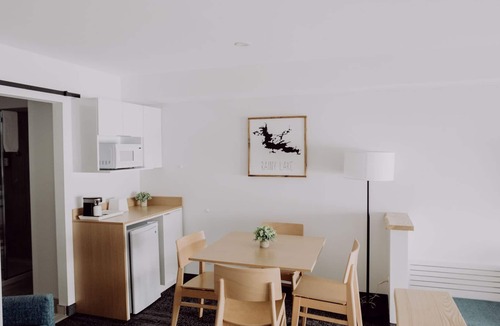 Fort Frances Hotel | La Place Rendez-Vous