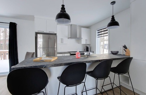 Pont-Rouge Ski Chalet | La Randonnee SPA - Nature & Trails in Portneuf