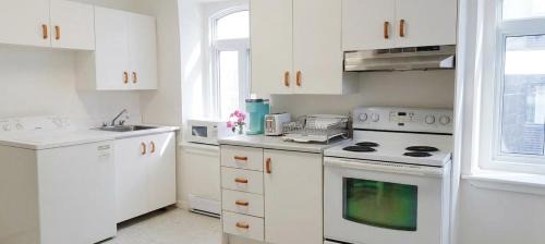 La Cite-Limoilou Apartment | La Vie en Rose Cozy Suite #3 in Downtown Quebec