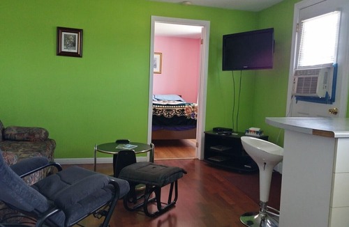 Val-d'Or Hotel | La Vieille Auberge, tourism residence - Appartment 1 room - 1 Queen bed, 1 single bed and 1 sofa bed Triple