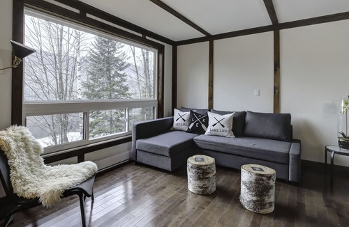 Amherst Ski Chalet | Lac Brochet ☼ Ski Mont-Tremblant ♥ Spa 4 Seasons ♫