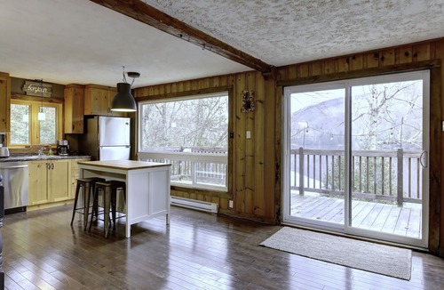 Amherst Ski Chalet | Lac Brochet ☼ Ski Mont-Tremblant ♥ Spa 4 Seasons ♫