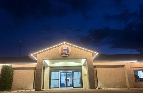 Lac du Bonnet Hotel | Lac House Inn