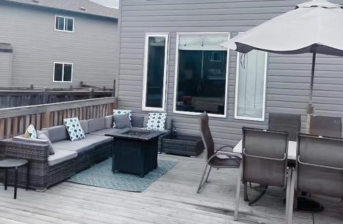Auburn Bay House | Lake Community Retreat - Family Parks Quiet Comfy