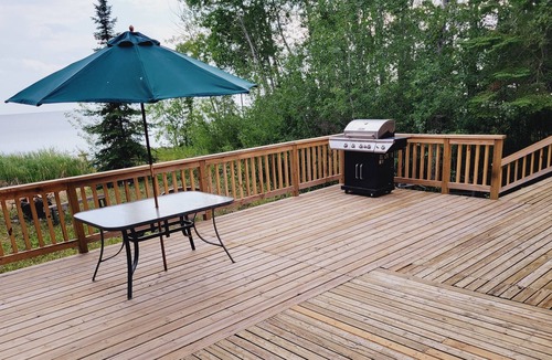 Hecla-Grindstone Provincial Park Cottage | Lake front Paradise found
