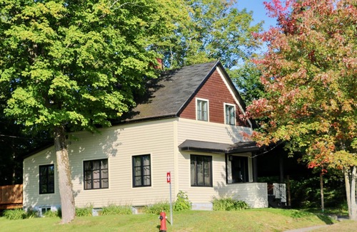 Lac-Megantic House | LAKE HOUSE