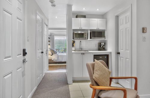 Mont-Tremblant Condo | Lake & Mountain views/Brick Fireplace/Free Shuttle