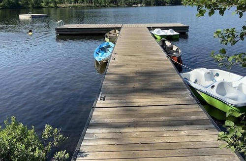 Lac Superieur Village Apartment | Lake side suite with view on the mountains