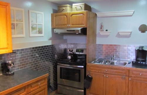 Southeast Calgary House | Lake Sundance - Private Walk Out Suite