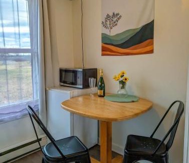 Ste Anne de Beaupre Apartment | Lake view studio for 4 people with Free parking & WiFi
