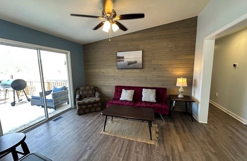 Wise House | Lakefront 3 Bed/2 Bath/Kayaks/EV