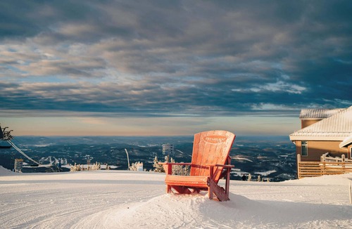 Lac Superieur Village Condo | Lakefront and Mountain View - Resort Studio